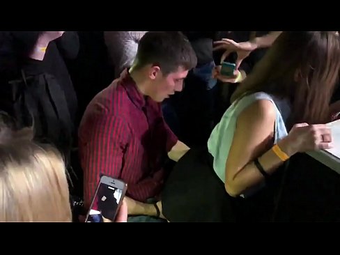 ❤️ سکس واقعی در یک کلوپ شبانه روسی. دختر 18 ساله روسی در مقعد و واژن در یک کلوپ شبانه فاک کرد ❤ فقط پورنو در ما